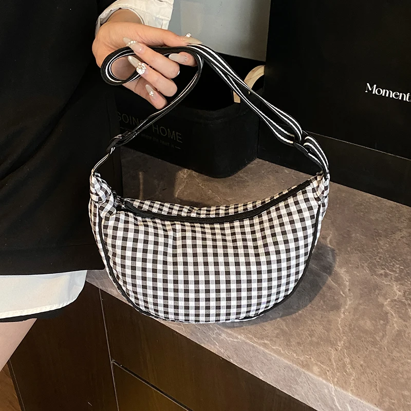Checkered Nylon Crescent Hobos Shoulder Purse for Women Casual Crossbody Purse Travel Dumpling Shoulder Bag Large Capacity