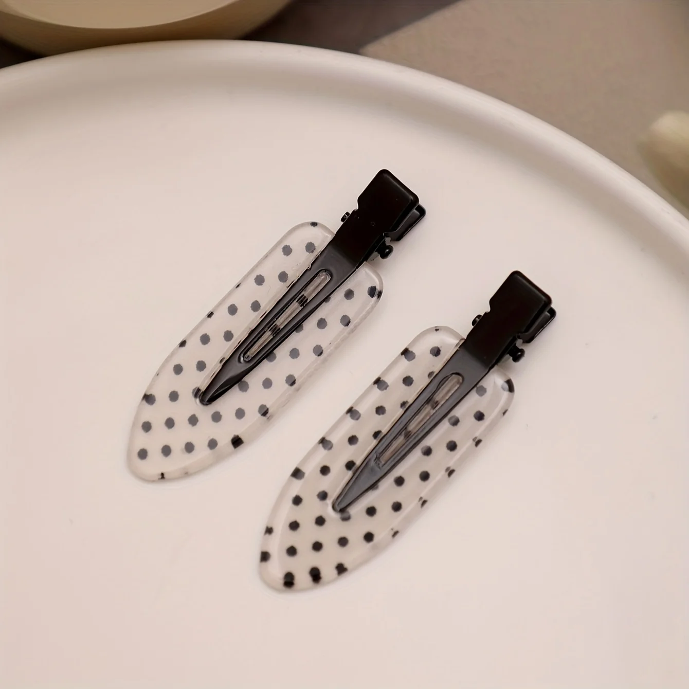 Elegant Black and White Polka Dot Acrylic Hair Clips – Minimalist Design, Secure Hold, Perfect
