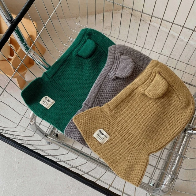 곰 귀 모양으로 아이를 귀엽게 보이게 하고 부드러운 착용감을 주는 모자