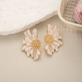 2025 Big White Black Enamel Flower Statement Fashion Stud Earrings 18K Golden Color  Jewelry Gift