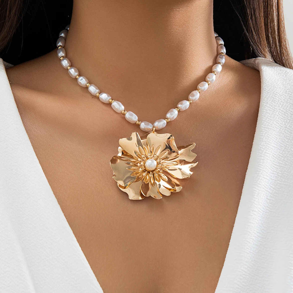 Boho Gold Flower Floral Pearl Black Choker Necklace for Women,Y2k Denim  Rose Flower Choker Pearl Velet Choker Pendant Collar for Girls Trendy  Jewelry