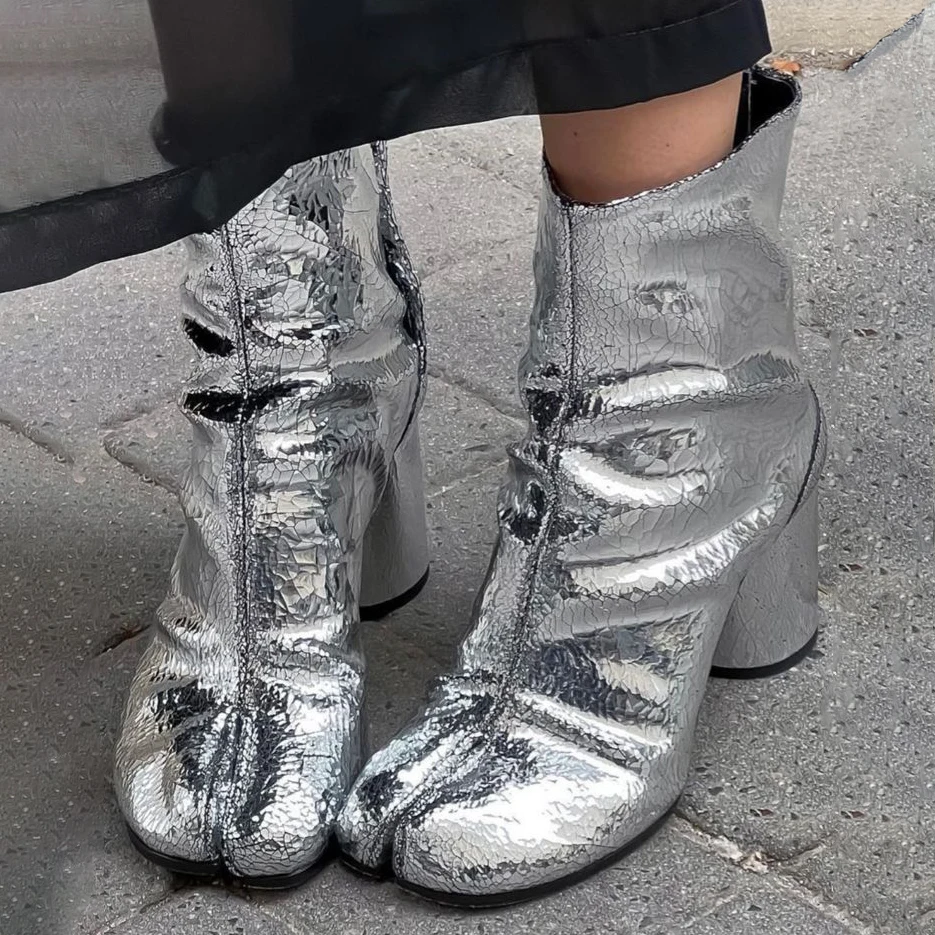 

2024 Broken Mirror Silver Split Toe Tabi Shoes Genuine Leaher Ankle Boos for Women Luxury Brand Designer Chunky Heels Booties