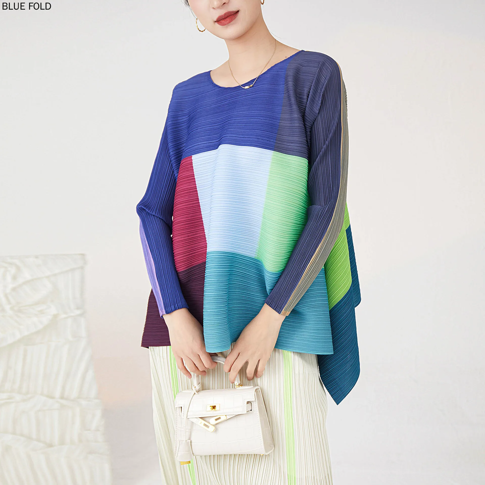 

High-end Women's Miyake Long-sleeved Women's T-shirt Round Neck Long-sleeved Geometric Loose Large Size Pleated Top Spring PLEAT