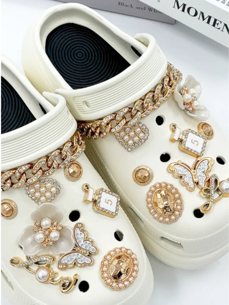 Neu eingetroffen: Abnehmbares Schmetterlingsketten-Schuhzubehör-Set für Clog-Schuhe – luxuriöse Blumen-Schuhdekorationen, perfektes Geschenk – Detail 2