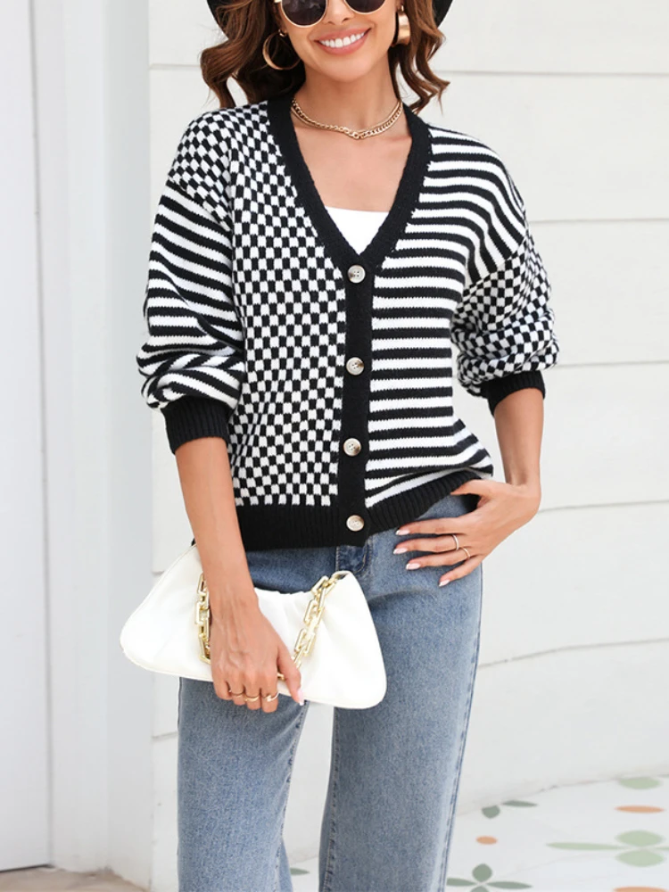 

Women Cardigan Sweaters 2023 New Korean Fashion Autumn Winter Elegant Plaid V-Neck Single Breasted Oversized Knitted Cardigan