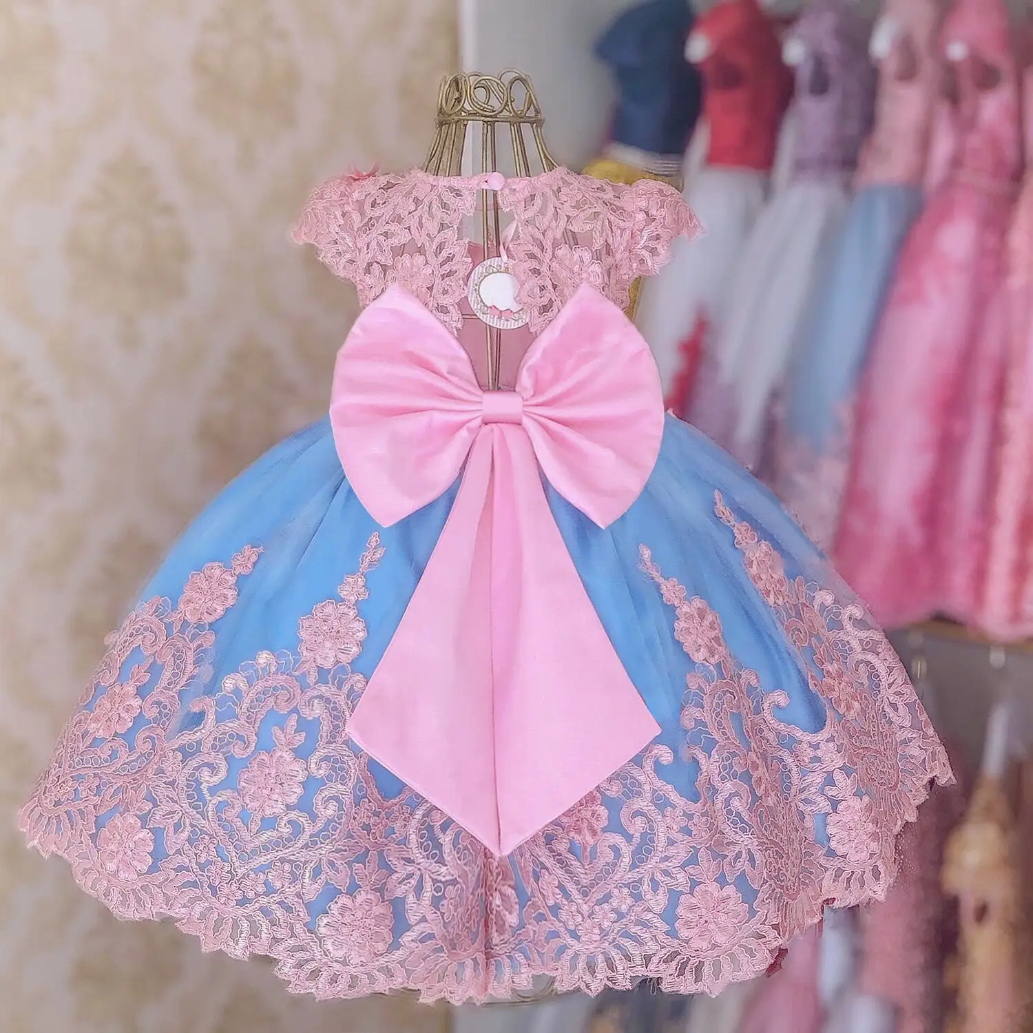 Vestido de Princesa Bordado Sem Costas das Bebés, Vestidos De
