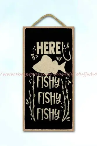 Деревянная табличка в виде рыбьего рыба