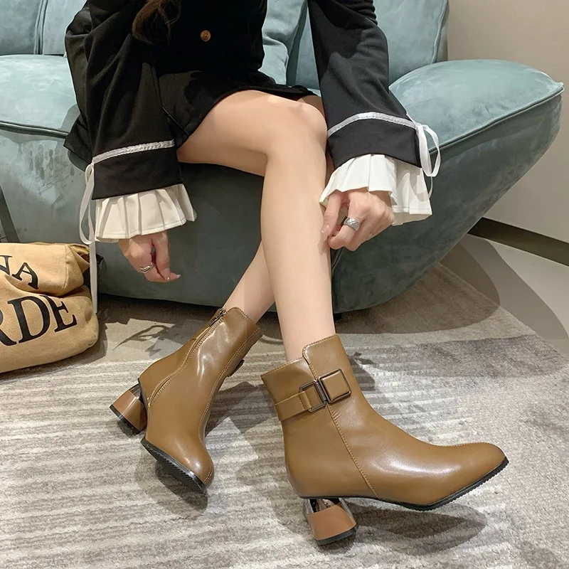 

Женские ботинки с пряжкой и ремешком, офисные ботильоны с острым носком и боковой молнией, обувь для женщин, 2023