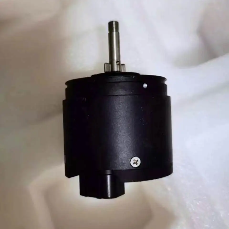 Gros plan sur le moteur centrifuge pour drone agricole Agras T50 T40 T25 T20P, montrant les fixations et l'étiquette.