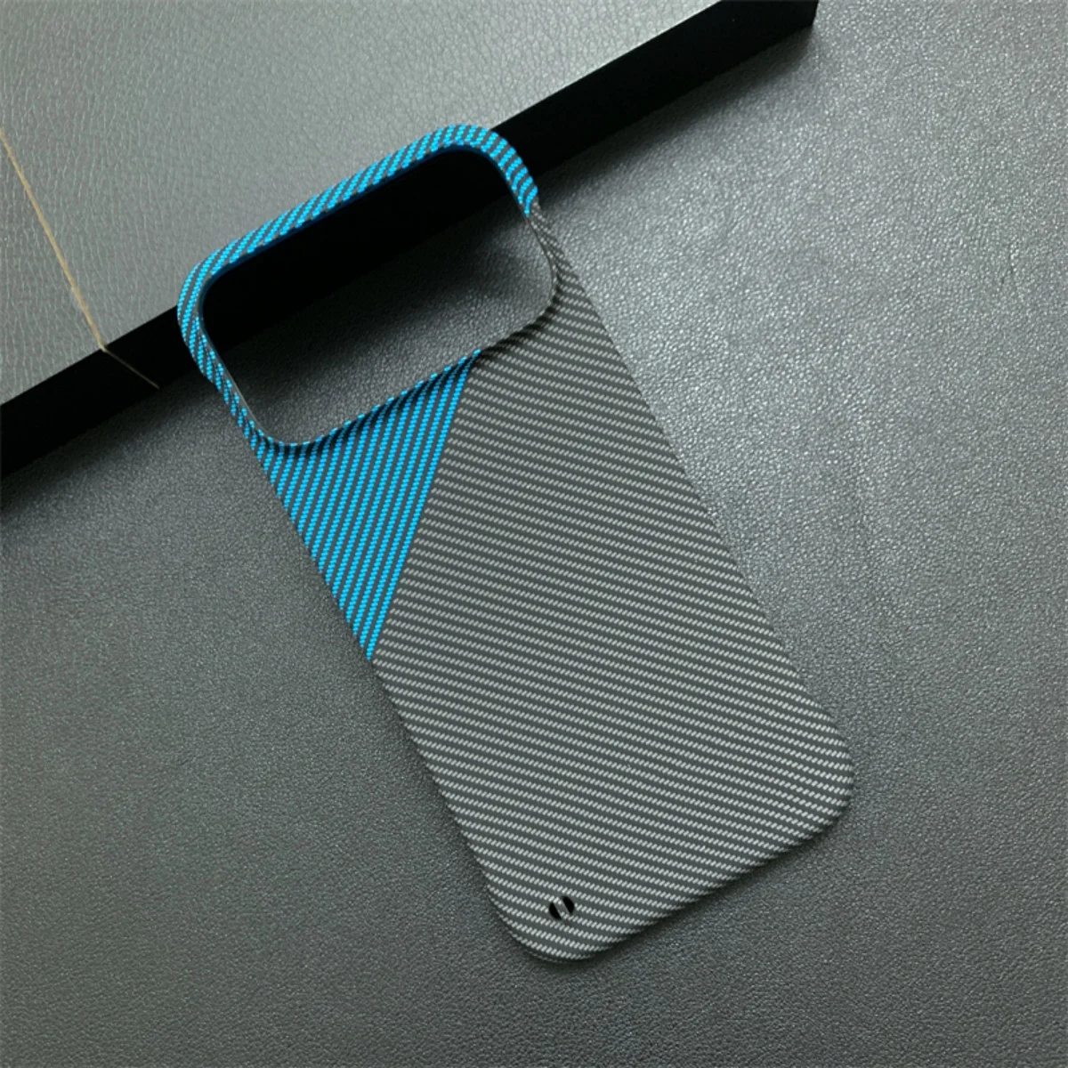 Sleek Shockproof Cooling Phone Case with Carbon Fiber Kevlar Design