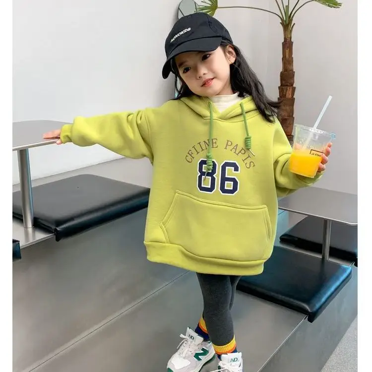 

Girls' Fleece-Lined Sweater 2023 New Children's Winter Clothing Warm Thickened Hooded Printed Top Baby Pullover Coat