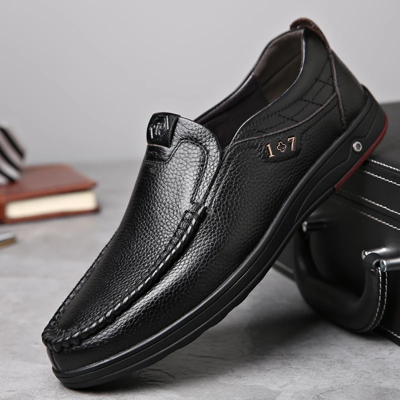

Genuine Leather shoes Men Loafers Slip On Business Casual Leather Shoes Classic Soft Moccasins Hombre Breathable Men Shoes Flats