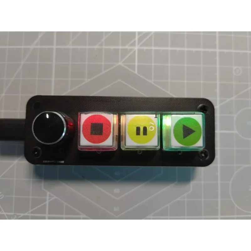

Профессиональный контроллер QLAB Media Keyboard с 3-мя кнопками управления воспроизведением музыки
