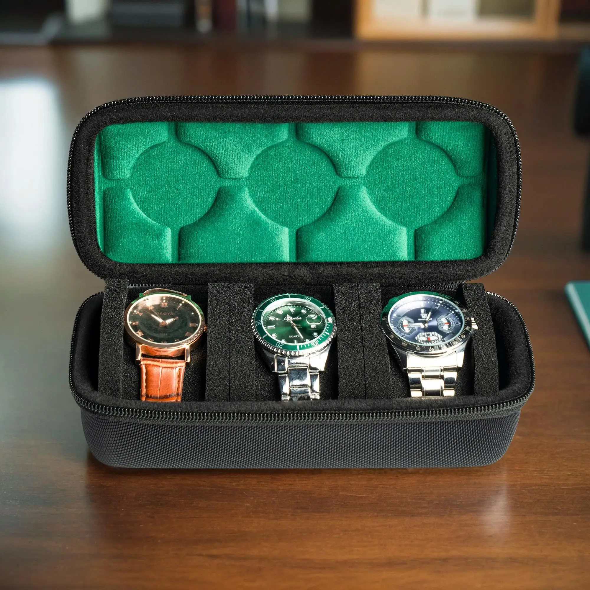 1pc Hard-Shell 3 Slots Watch Storage Case For Travel And Home Organization, With Soft Watch Pillow