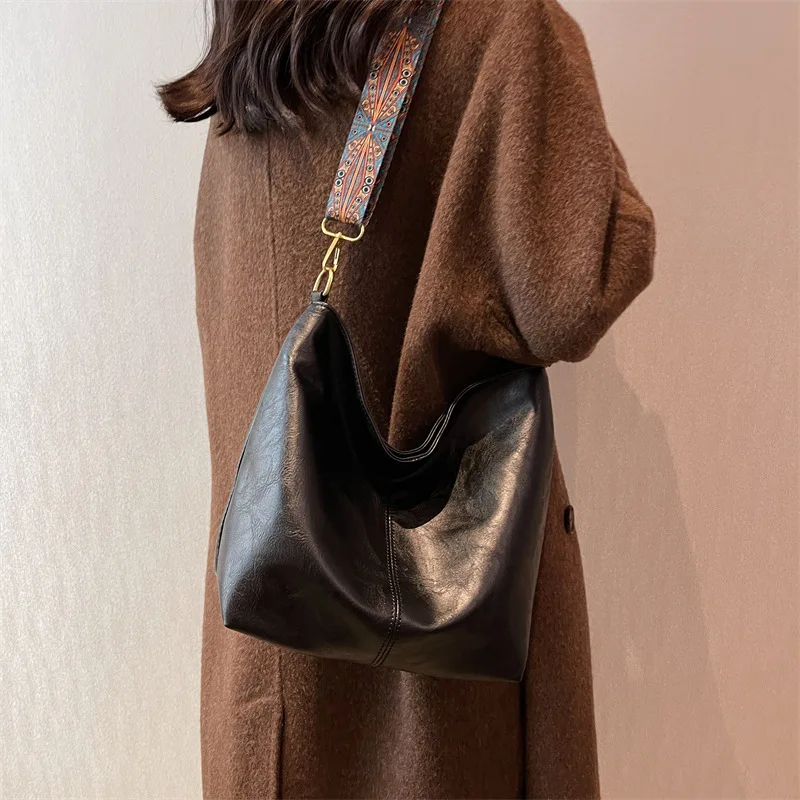 2024 New PU Simple Retro Shoulder Bag Women's Crossbody Bag Tote Bag Features A Niche Shoulder Strap Design Handbag Holiday Gift