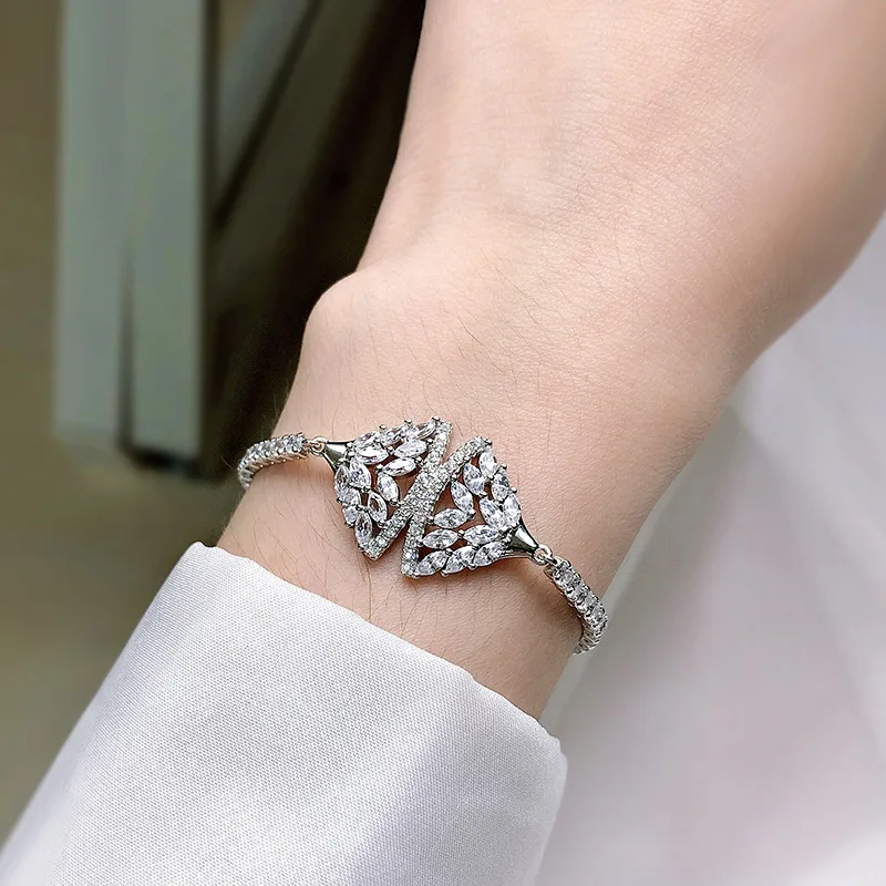 2023 New S925 Silver Skirt Fan-shaped Bracelet with Adjustable Tail for Women in Europe and America