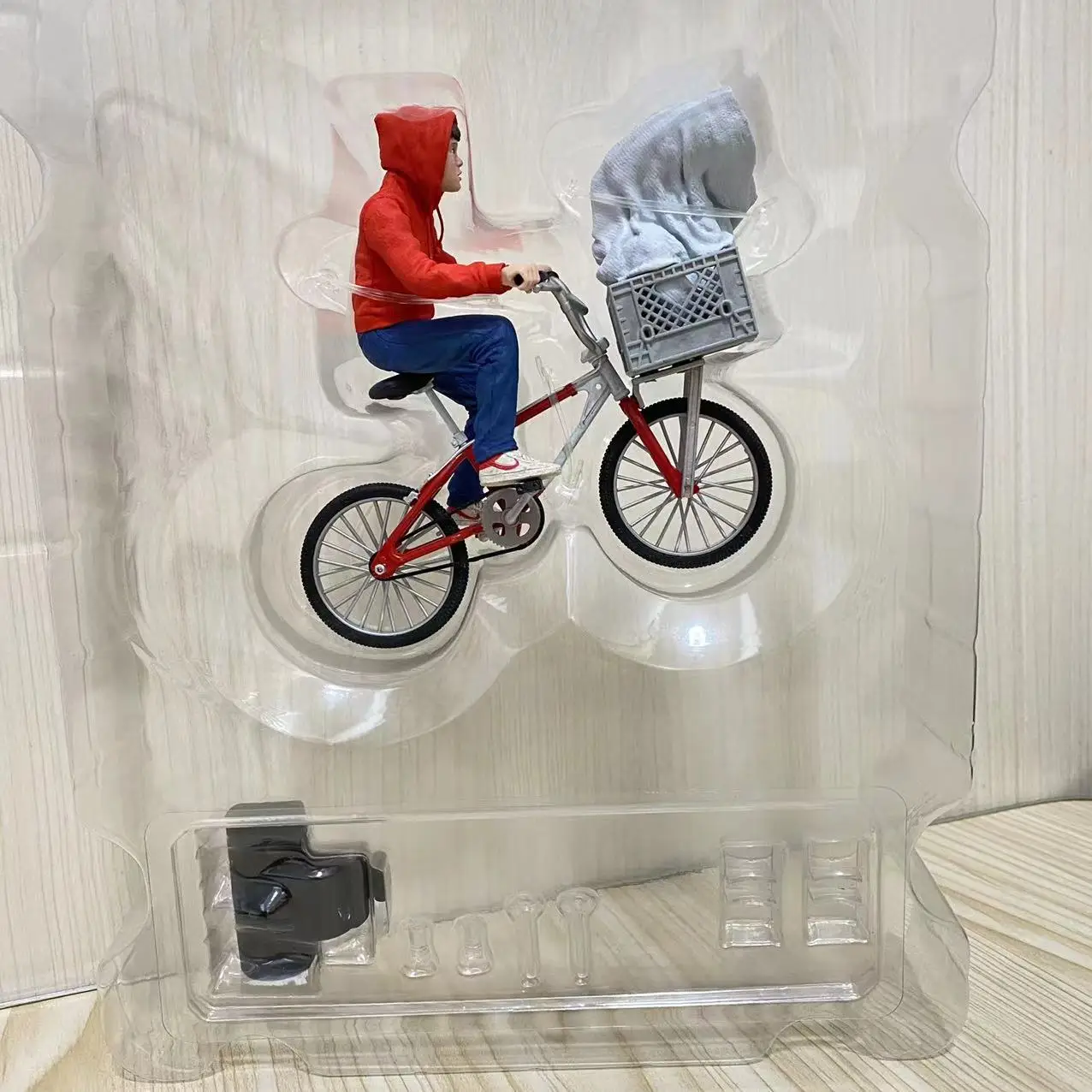 Neca E.t. The Extra-Terrestrial 40Th Anniversary Bicycle VER