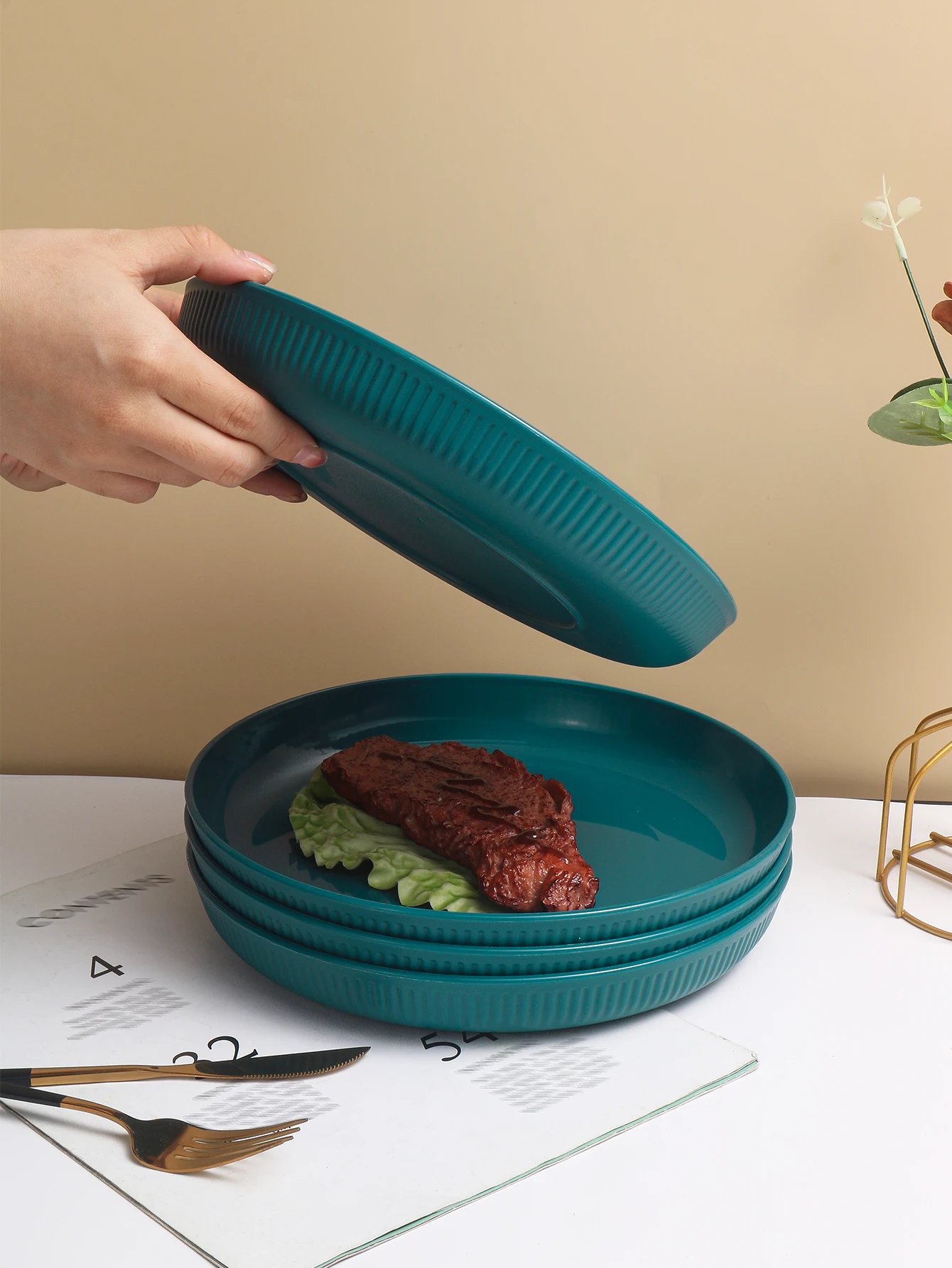 Description Picture 5 of item2/4/6pcs Dark green striped plastic plate reusable household food plate bone spitting plate Outdoor camping fruit snack plate