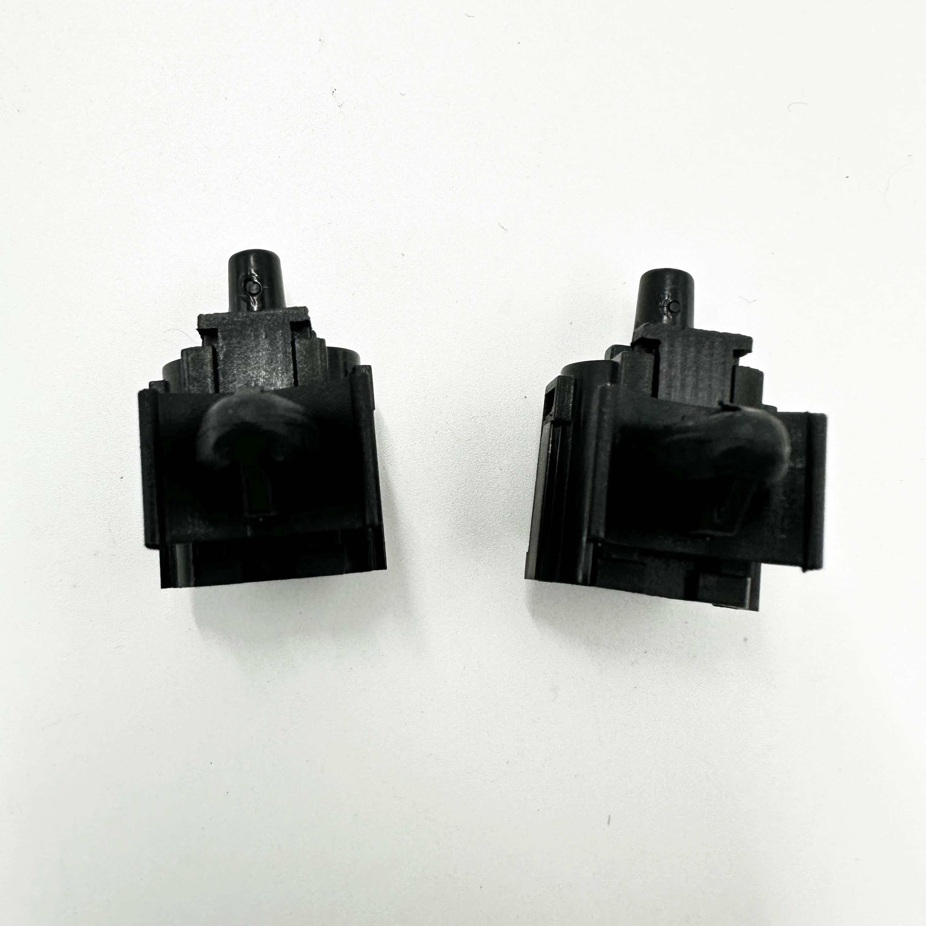 2Pcs For Hyundai Tucson IX35 Sportage K3 Forte Cerato Cadenza Soul sportage Temperature sensor 969852D700 969853X000