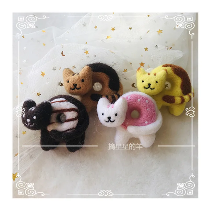 

Kitty doughnuts wool needlepoint kit wool felt needle felting pendant craft needlecraft DIY handmade