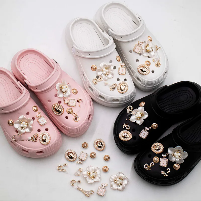 Crocs Charms Designer Luxury Shoe Charm Crocs Decoration Accessories