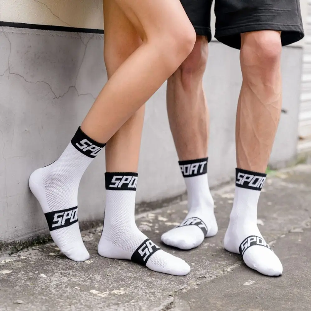 

1 Pair Breathable Cycling Socks Sports Style Wear Resistant Anti Slip Fitness Socks Sweat-absorbent Unisex Sports Socks Running