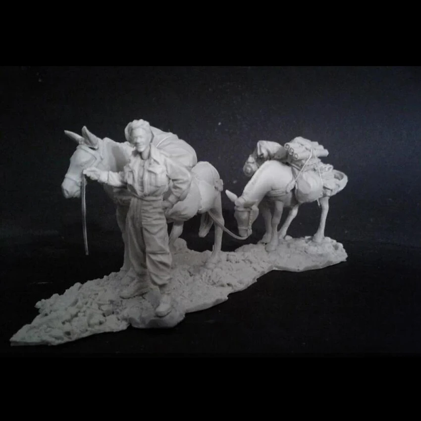 

Unassambled 1/35 Italian (1 man, 2 mules wstowage, handler, base) Resin figure miniature model kits Unpainted