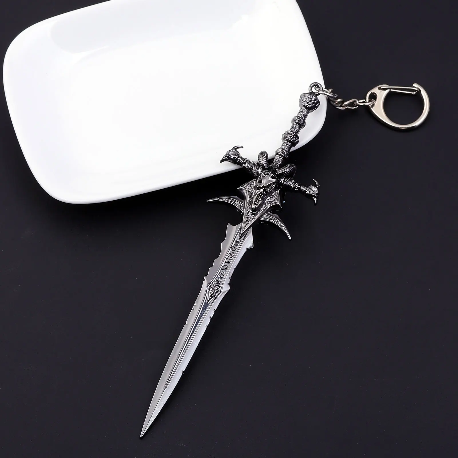 World of Warcraftアーサスメネシルの剣大 ミニチュア キーホルダ World of Warcraftアーサスメネシルの剣大 ミニチュア