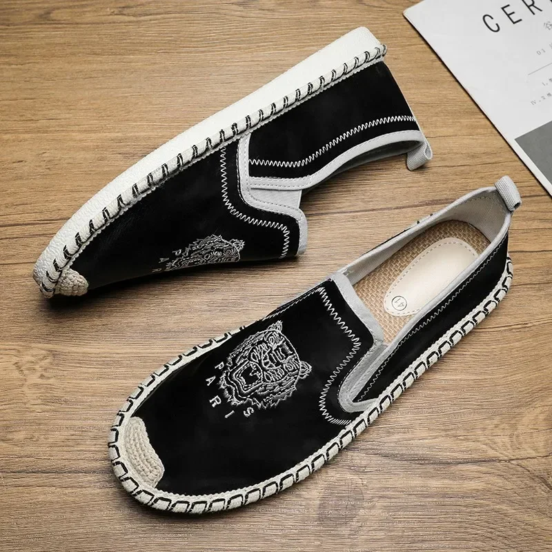 New Men Casual Loafers Classic comfort Embroidered Tiger Shoes