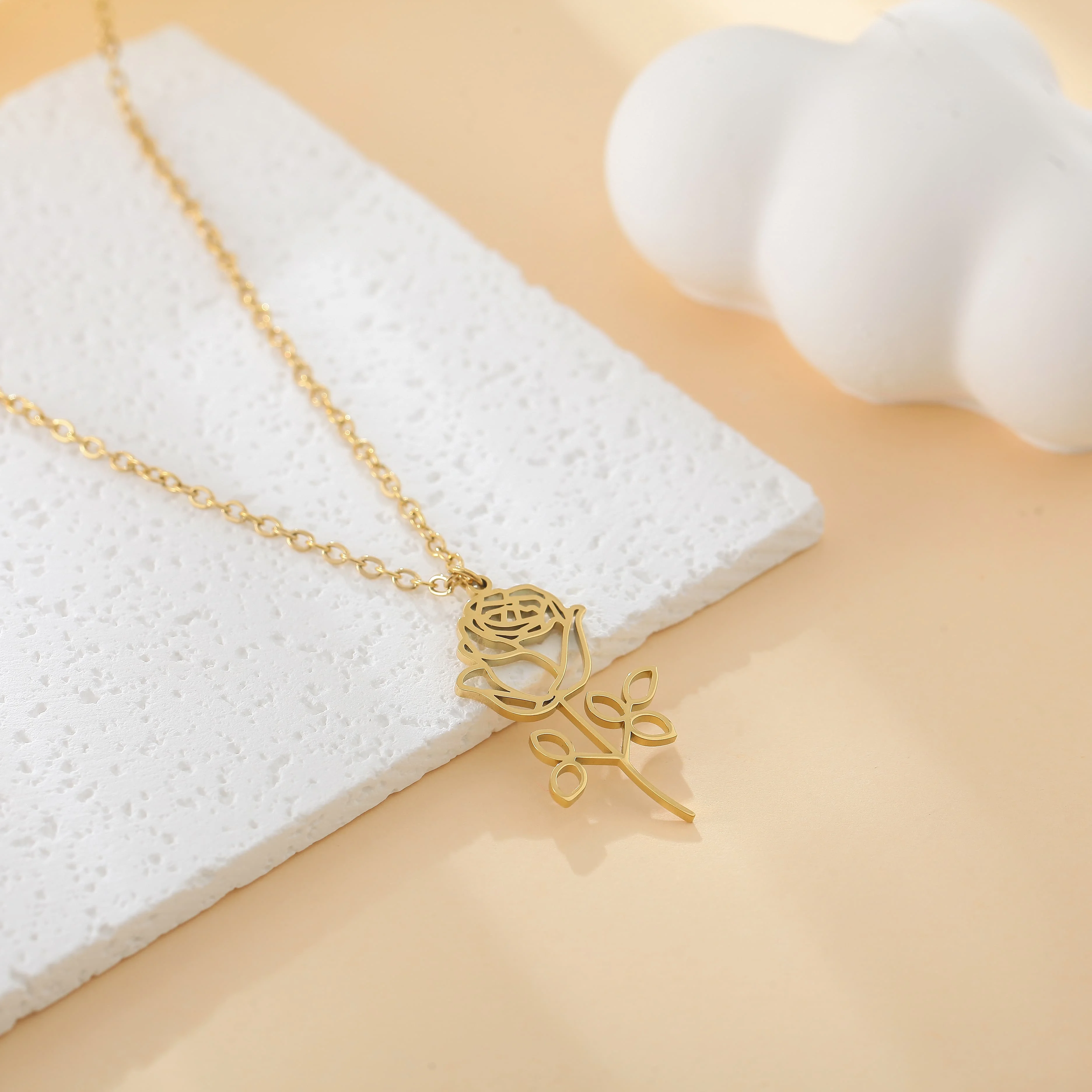 Customized Stainless Steel Rose Necklace Minimalist Custom Flower Necklace Romantic Valentine's Day Gift For Her