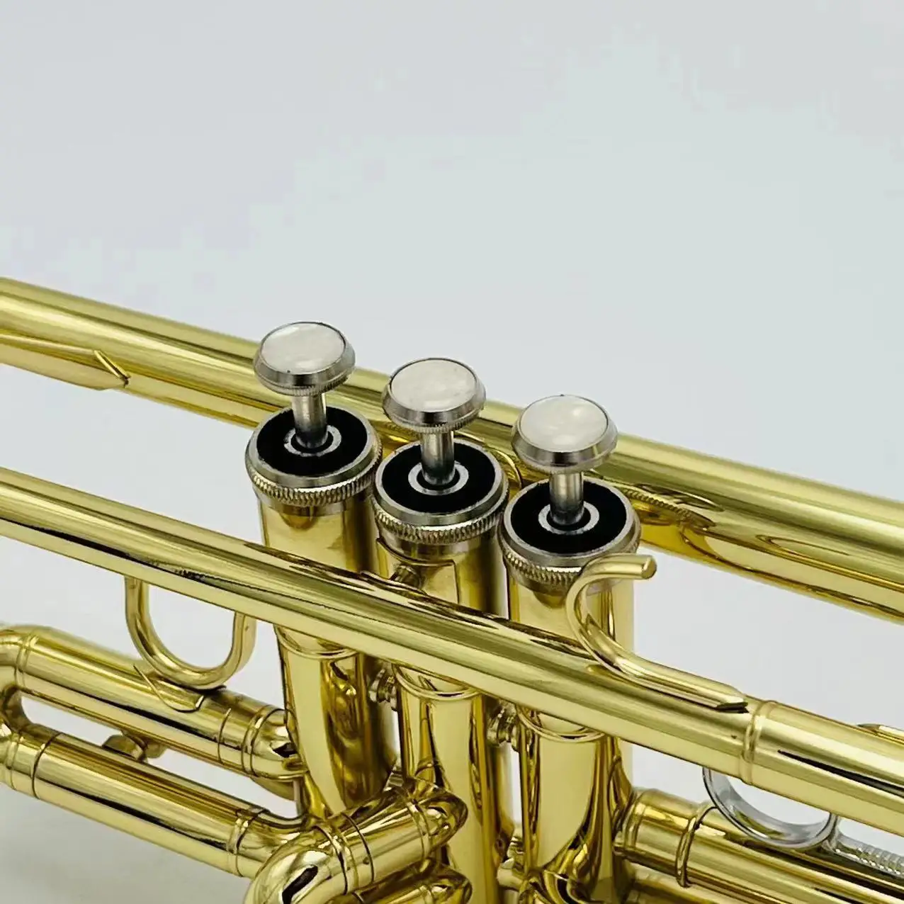 8335 Bb Trumpet B Flat Brass Silver Plated Professional Trumpet Musical Instruments with Leather Case