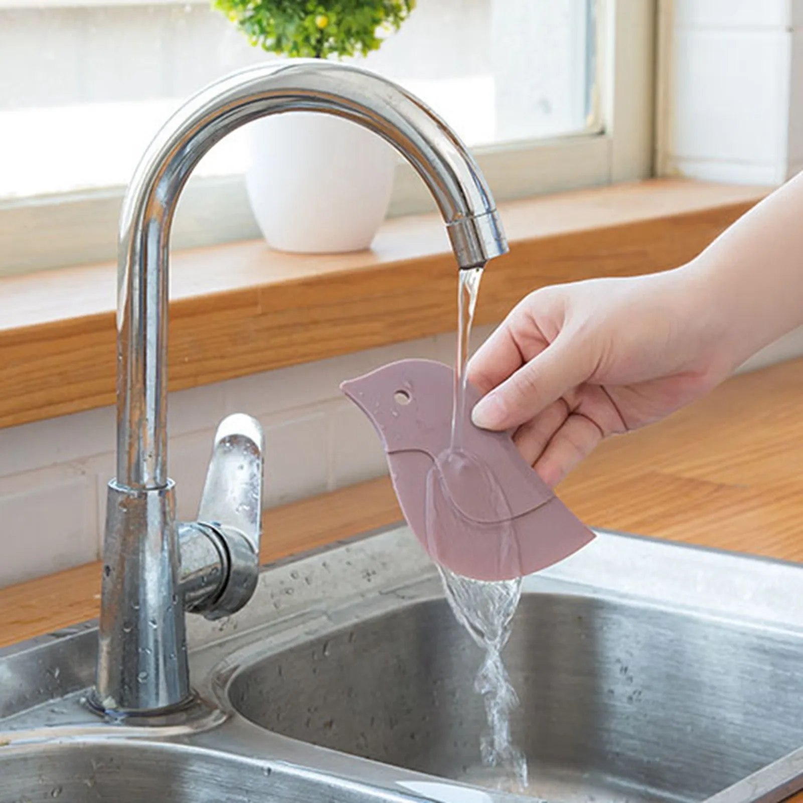 Kitchen Scraper Kitchen Tool Penguin Shaped Scraper Kitchen Dish Pot Plate Oil Scraper Multipurpose Soft Squeegee Tool Penguin Shaped