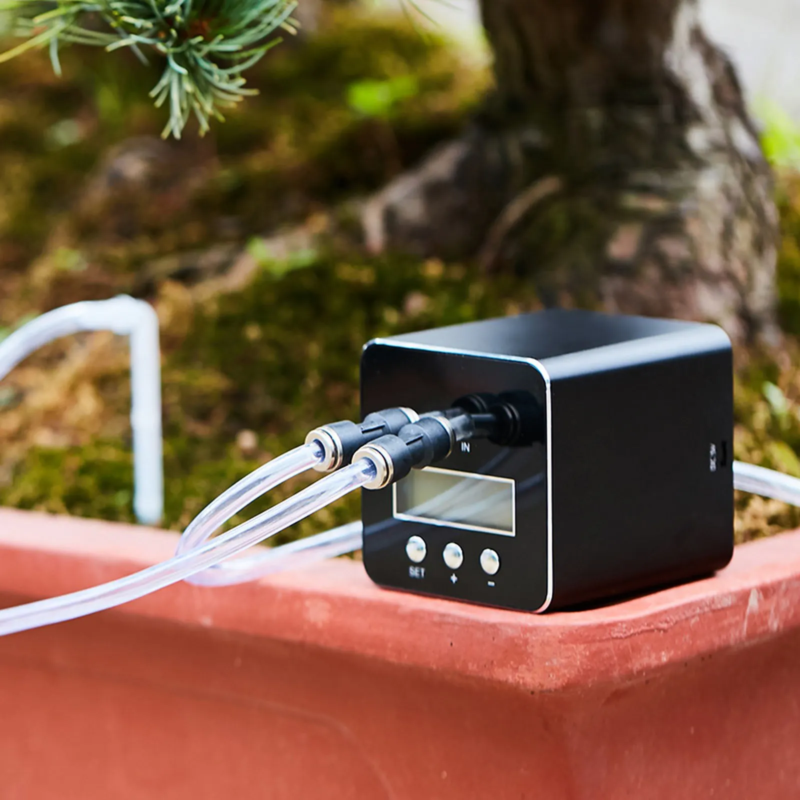 

Garden Drip Irrigation Device Smart Automatic Sprinkler Watering System Timer Plant Potted Water Sprayer Gardening Supplies