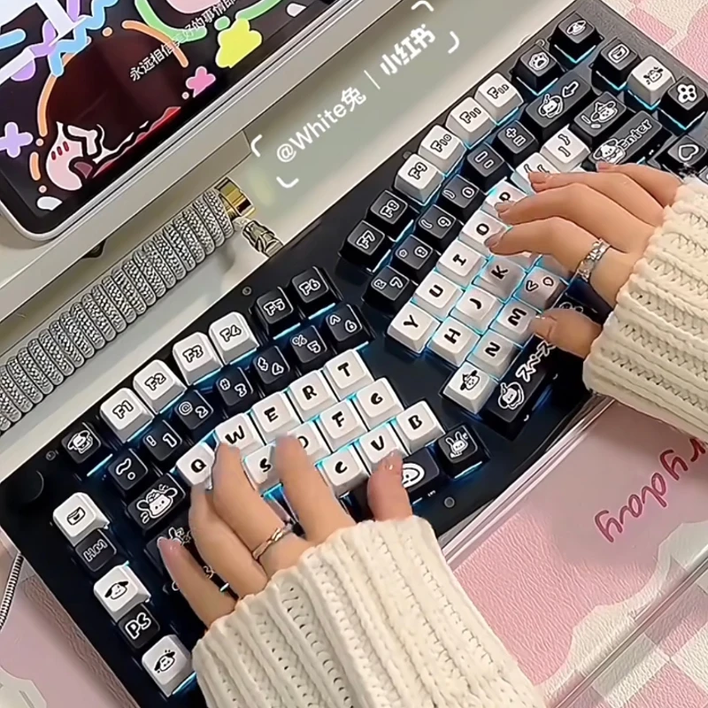 

Customized black and white dog keycaps, mechanical keyboard keycap kit, PBT five sided sublimated MDA keycaps