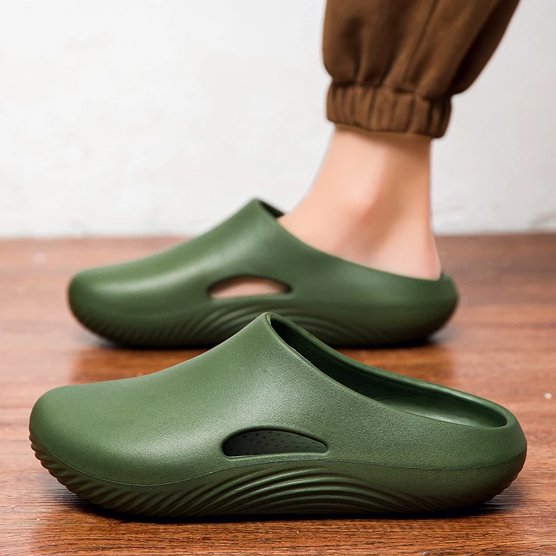 Soft Slippers Summer Slippers Anti Slip Sandals Men Slippers WaterProof Anti Skid Chef Shoe Breathable Slip on Casual Home Slippers Lightweight Beach Sandals Male Garden Clogs