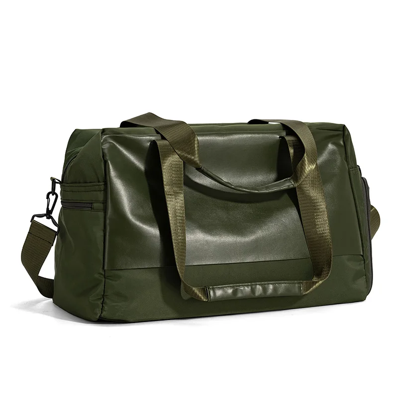 Adjustable, high-capacity travel bag suitable for weekend getaways | Black softshell with zipper closure