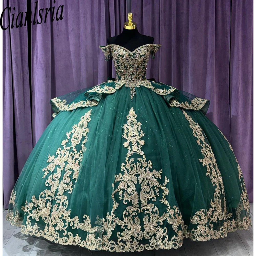 Emerald Green Quinceanera Dresses For 16 Girl V-Neck Off the Shoulder Gold Appliques Beads Princess Ball Gowns Birthday Prom