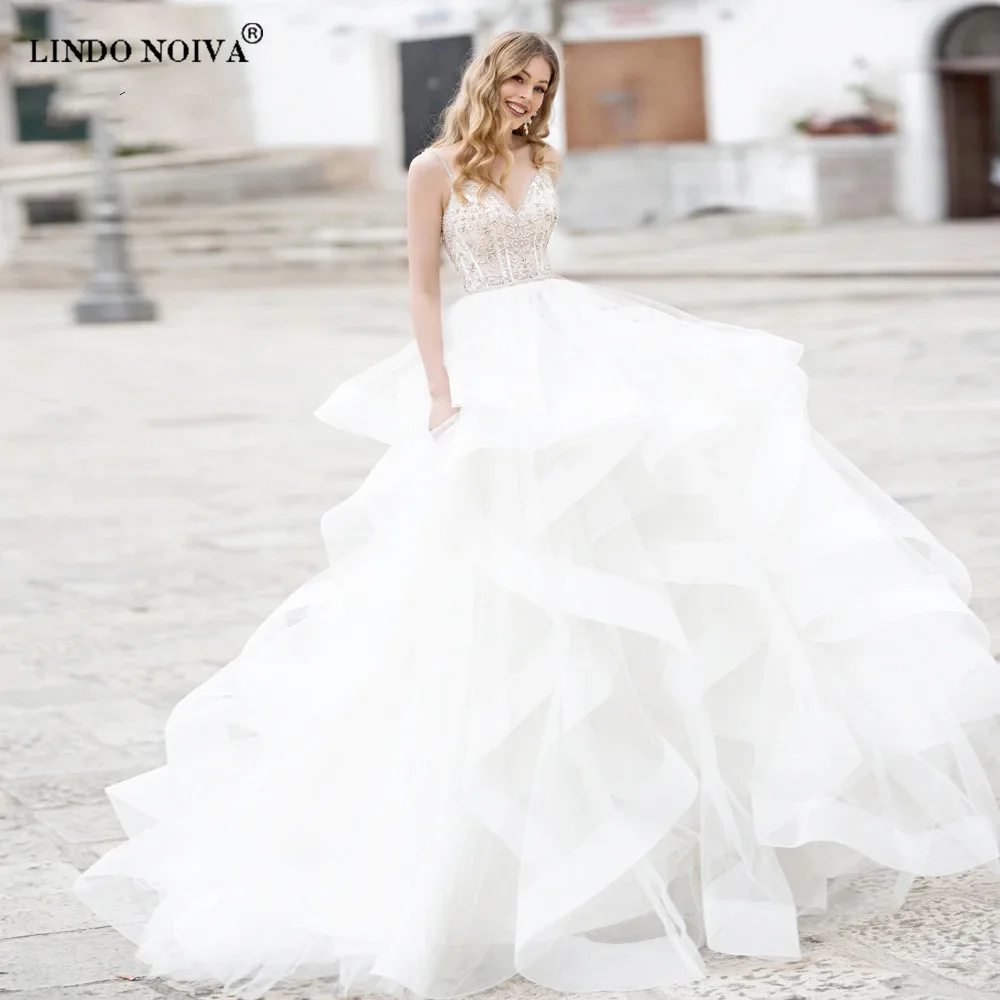 

LINDO V-Neck Luxury Ball Gown Wedding Dress For Women Aplliques Spaghetti Straps Brides Gown Button Open Back vestido de noiva