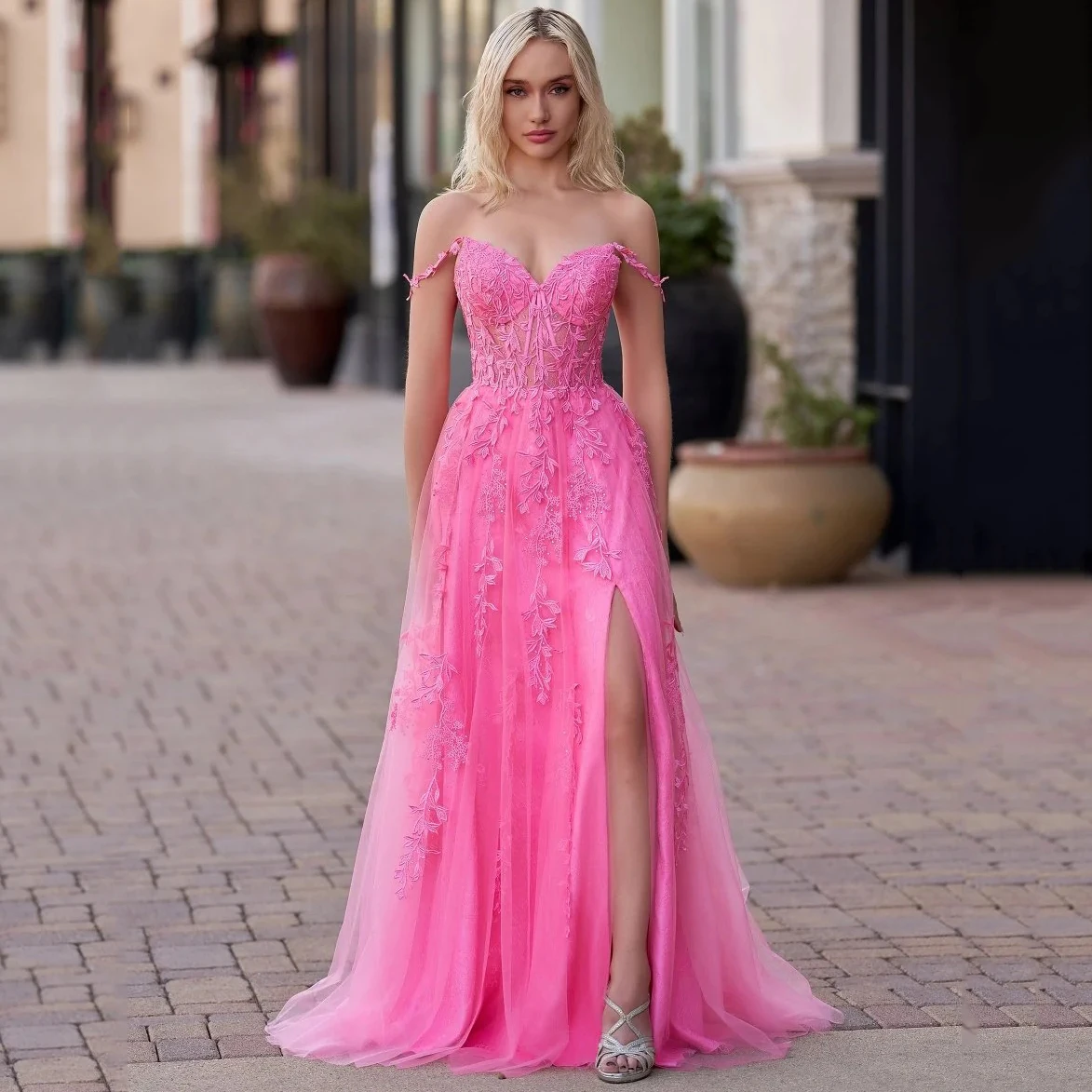 Customized Lace Applique Tulle Prom Dresses for Women 2026 Spaghetti Straps Formal Evening Party Gown with Slit Graduation Dress