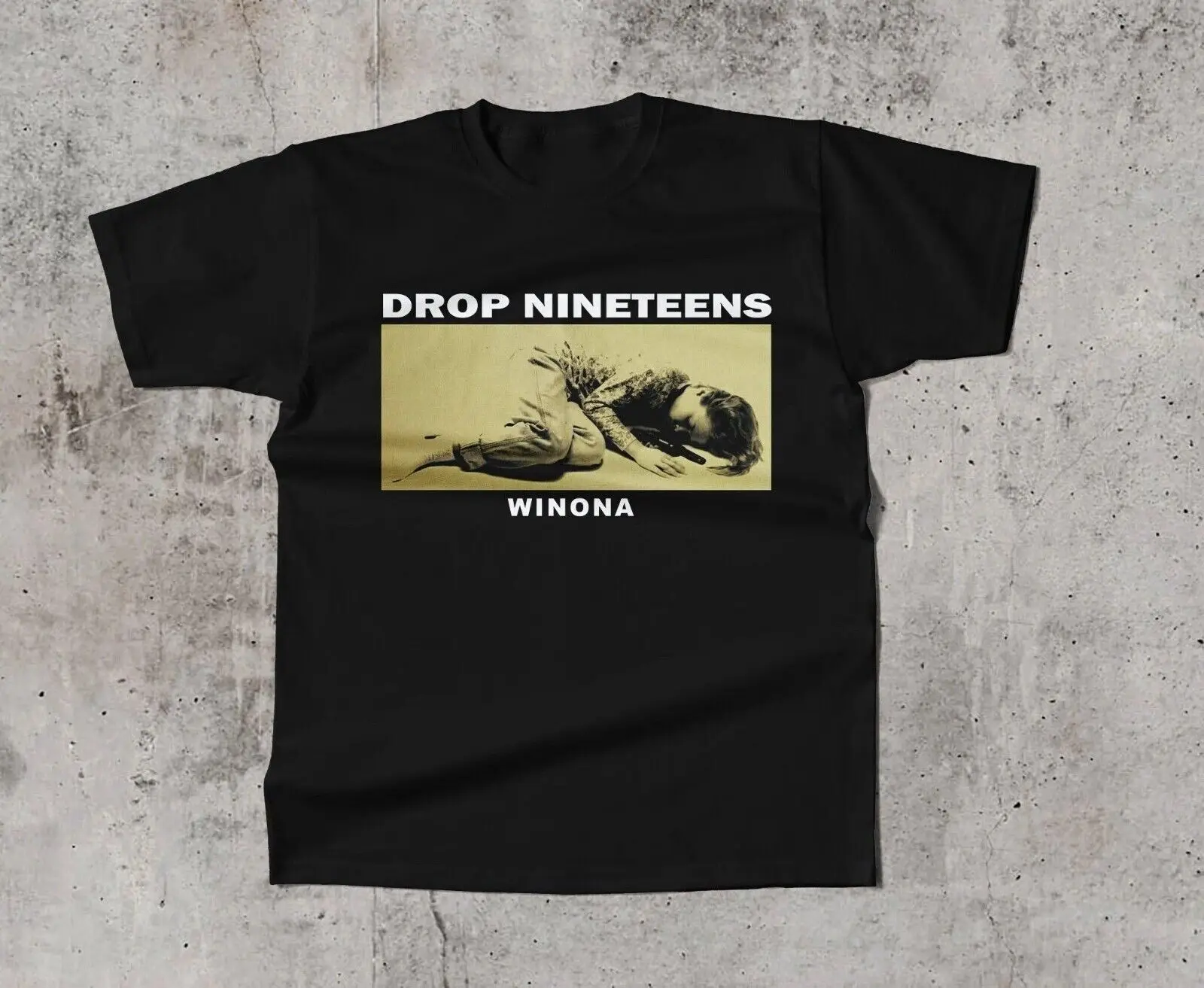 

Хлопковая черная полноразмерная футболка унисекс Vtg Drop Nineteen Band Winona