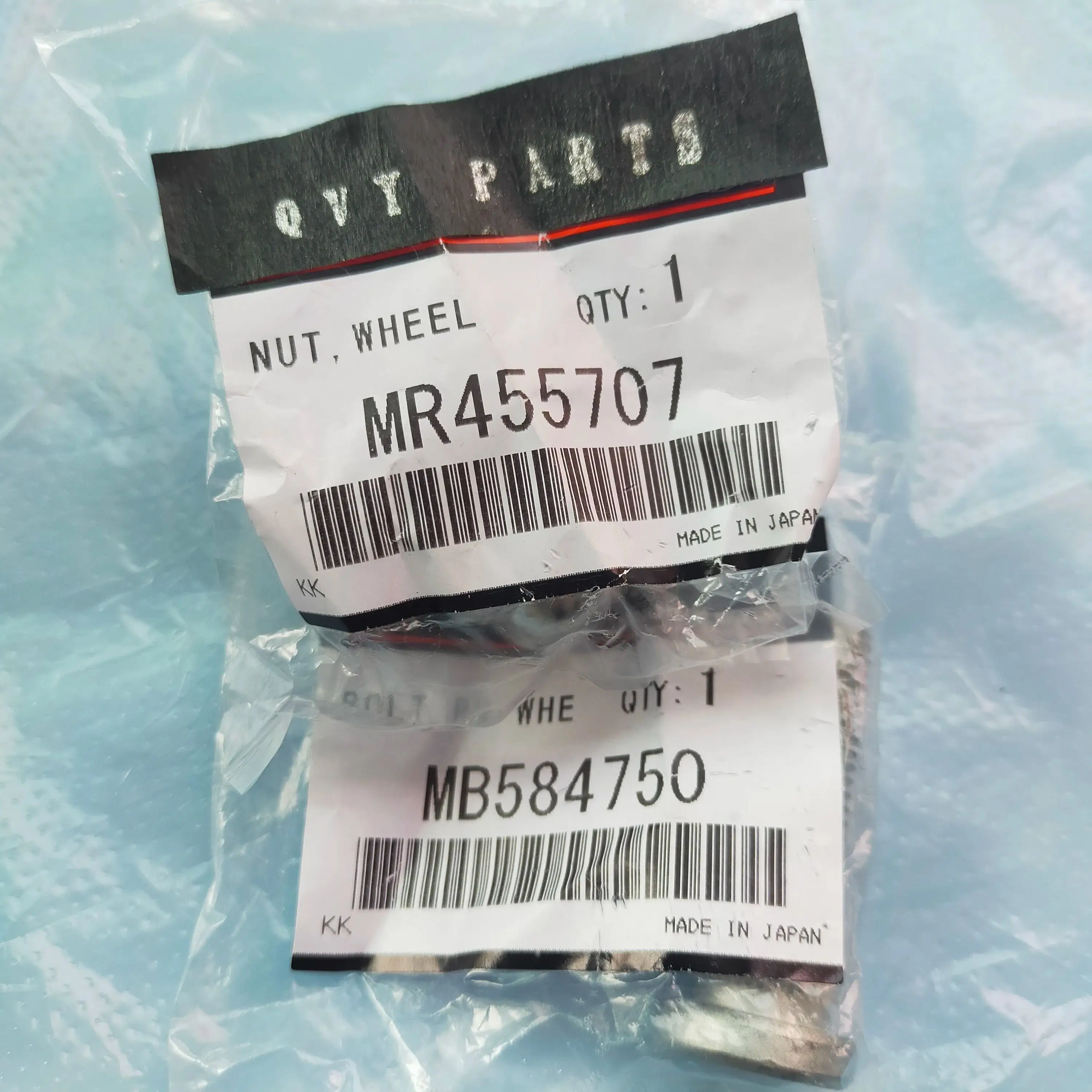 MR455707 Wheel Nut or MB584750 Rear Wheel Hub Bolt For Mitsubishi Pajero