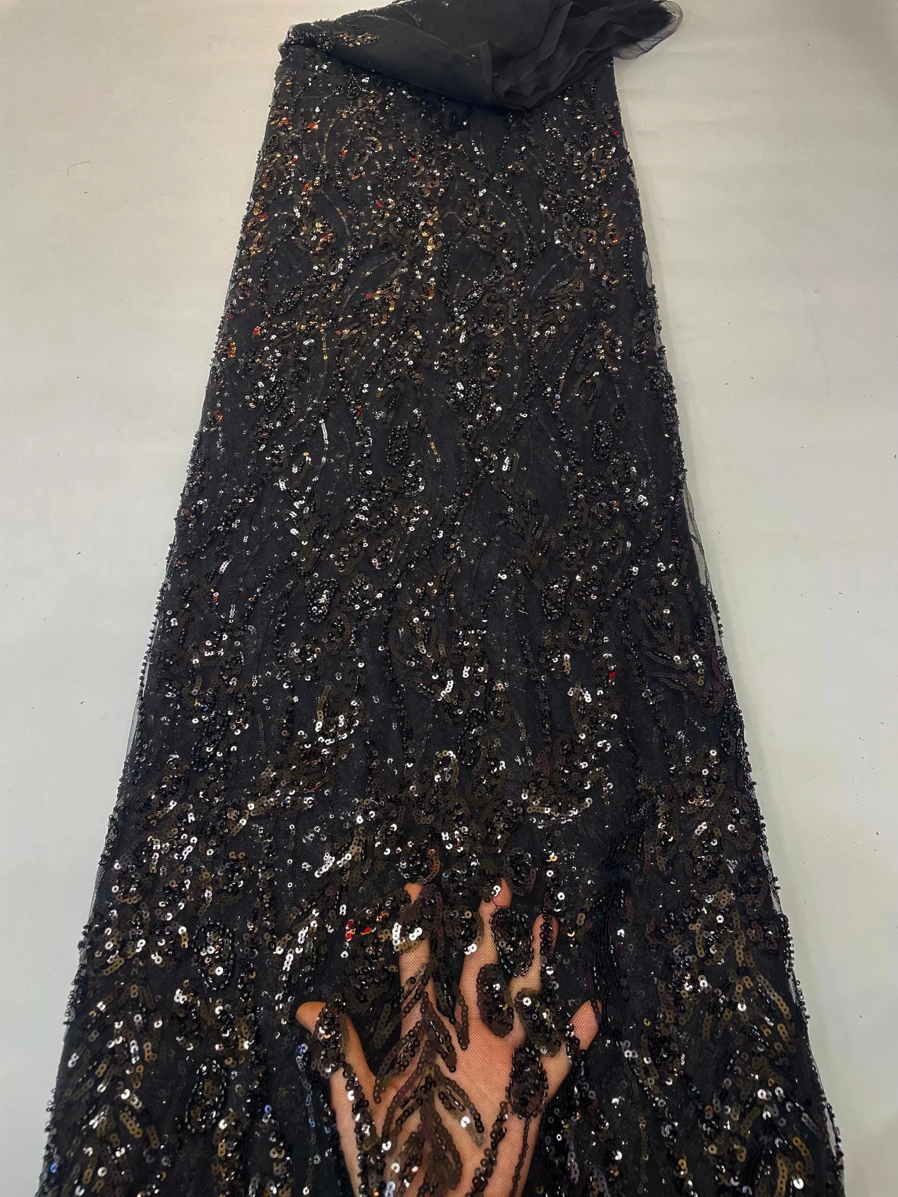 

Latest African Sequins Lace Fabric High Quality Lace Material French Nigerian Lace Fabric With Beads Lace For Women Party Sewing