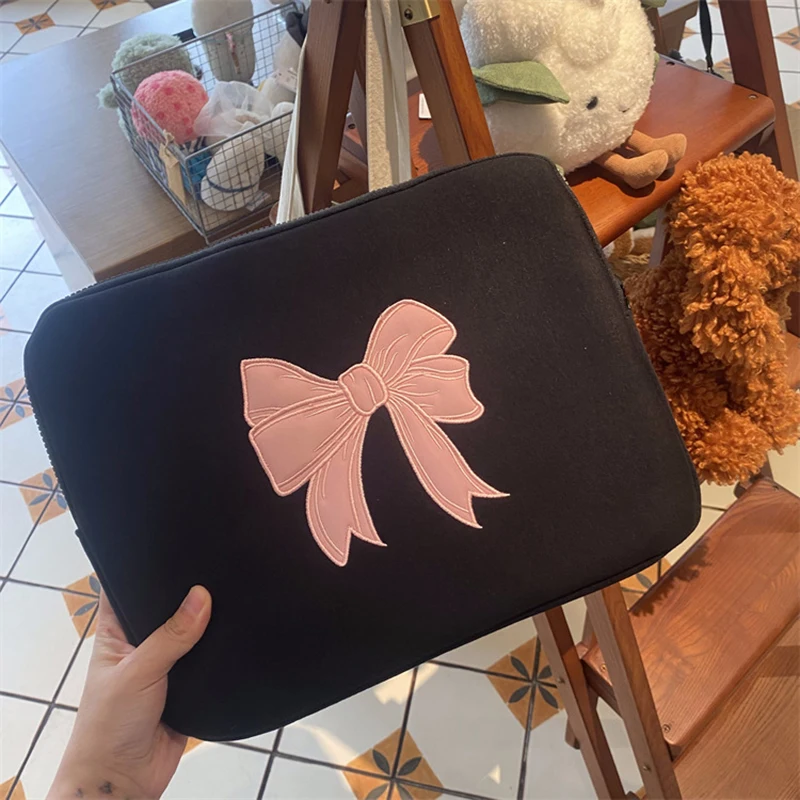 Chic and Stylish Tablet and Laptop Sleeve Bag