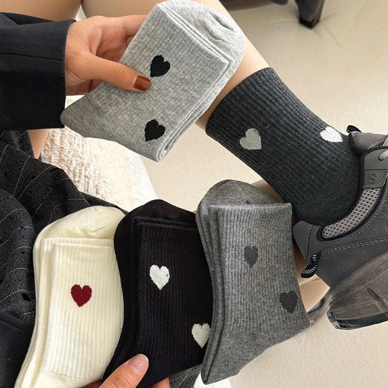 4 Pairs Woman Socks Spring Autumn Breathable Sock Cute Heart Fashion Funny Gift Female Middle Tube Casual Socks