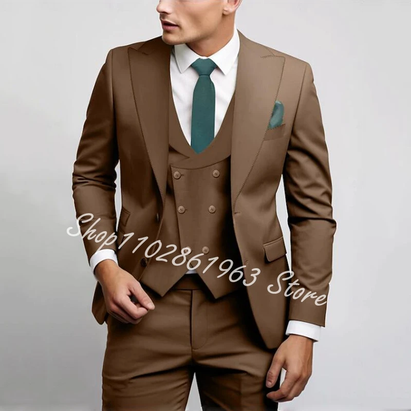 Рисунок 3 - Небесно-голубые мужские костюмы