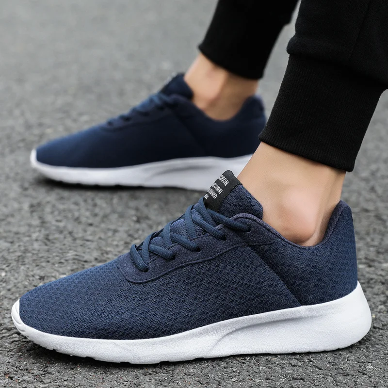 Hot Sale Black White Unsiex Sports Shoes for Men Women Trainers Breathable Mesh Athletic Running Shoes Cheap Sneakers Size 36-48