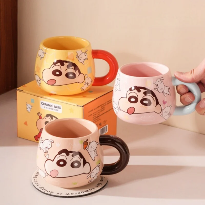 

2024 горячая Распродажа Crayon Shin-chan, периферийная чашка, керамическая кружка с крышкой, бытовая кофейная чашка, подарок на день рождения для мальчиков и девочек