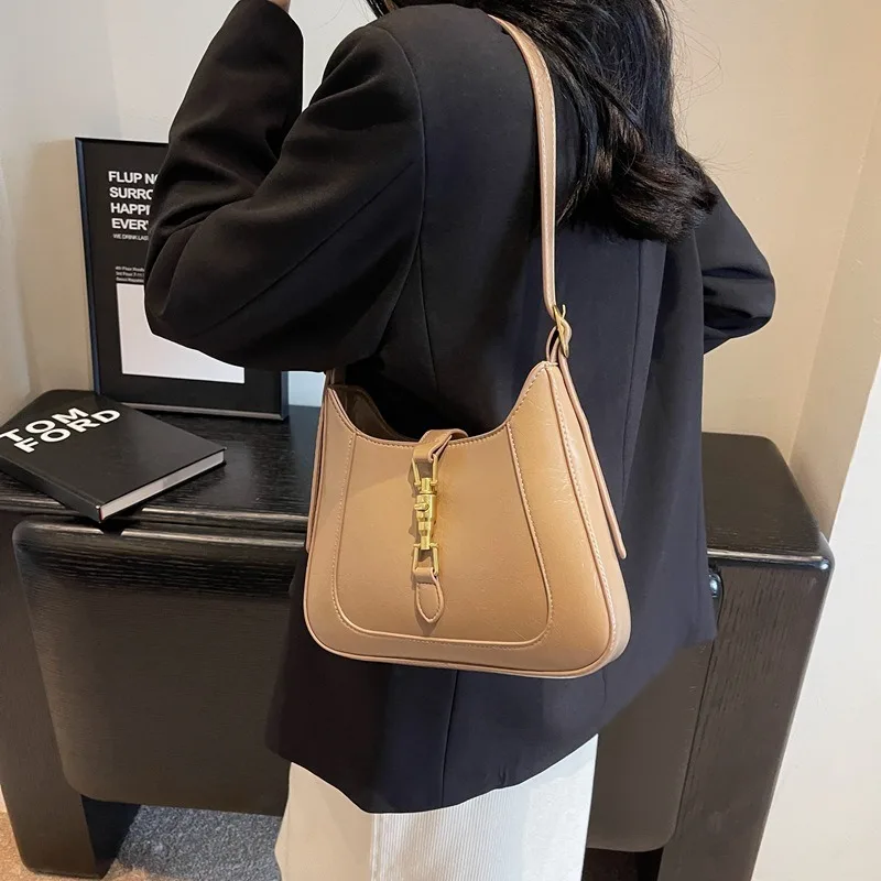 حقيبة كتف أنيقة وعصرية بتصميم ريترو، مثالية للاستخ...