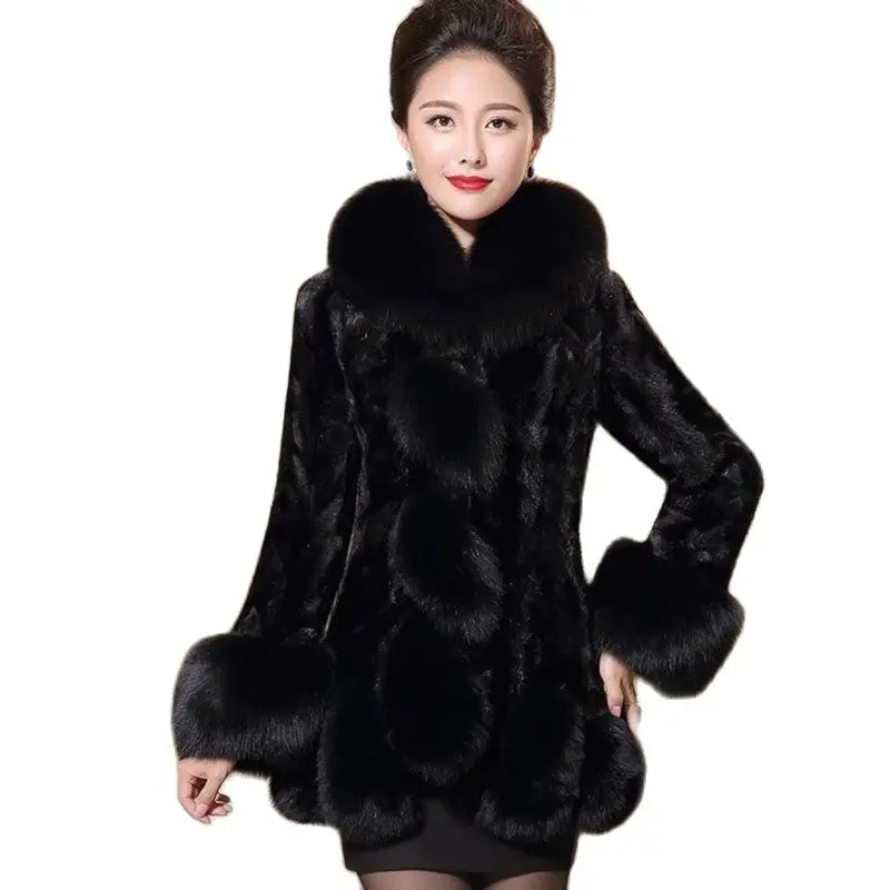 the-new-mink-like-women's-long-temperamentovercoat-is-fashionable-and-the-mother-installs-a-fox-fur-collar-like-mink-thick-coat