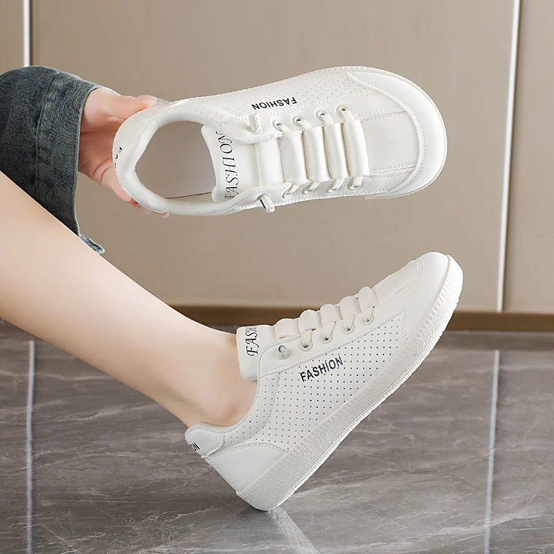 2026 New Fashion Comfortable Women Casual Shoes Breathable Soft Non-slip Flat  Wild Shoes Outdoor Casual Sports Shoes, view 3